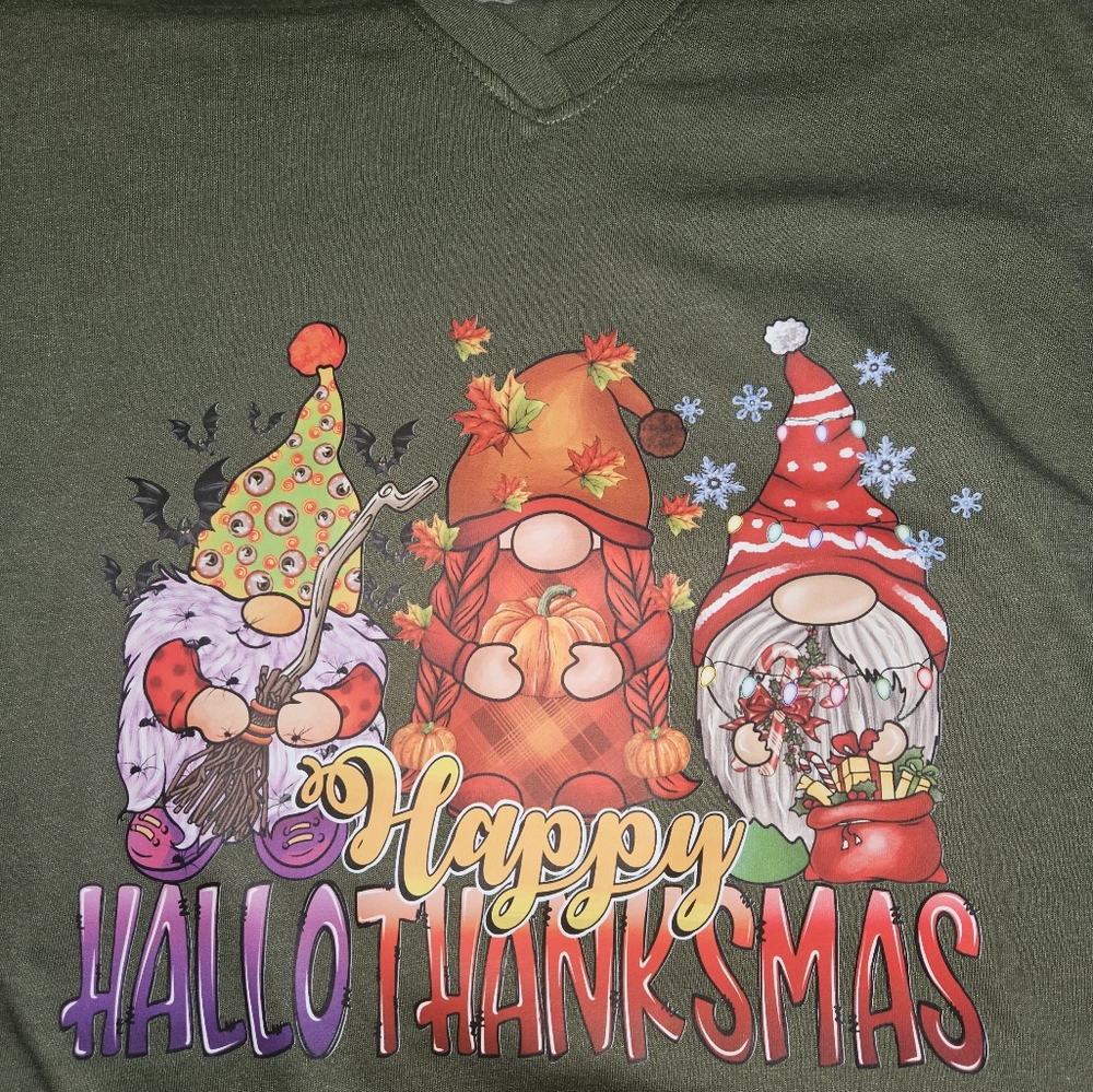 Women's V-neck handmade holidays t-shirt size medium